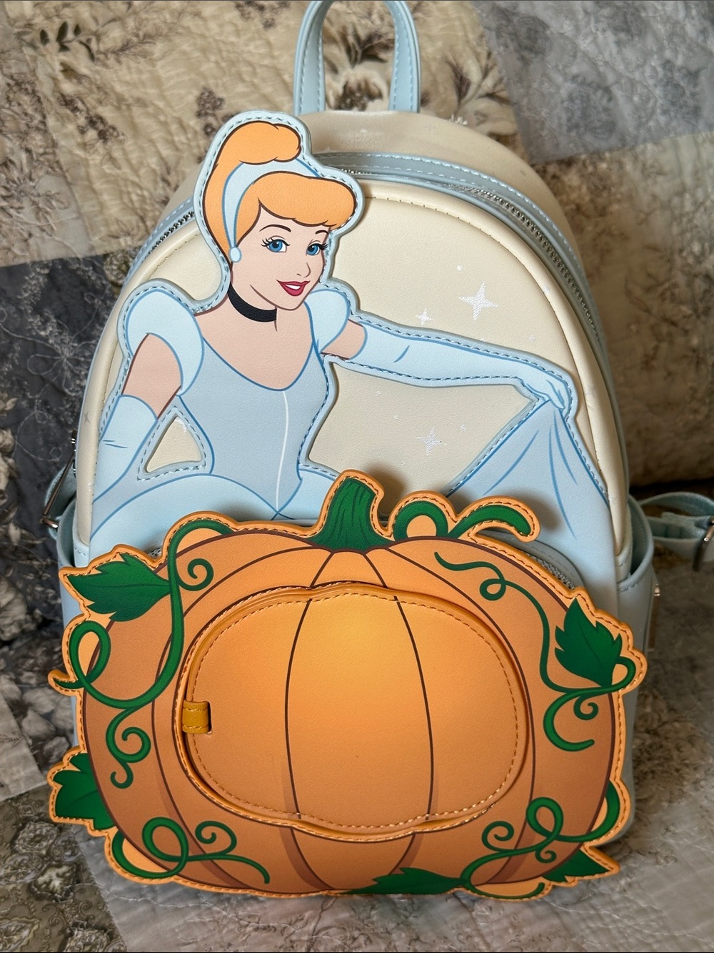 Beautiful Loungefly featuring Cinderella and mice (inside door) - new with tags